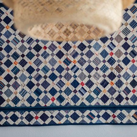 Serva La Bari Shared Apartment Sevilla Bagian luar foto
