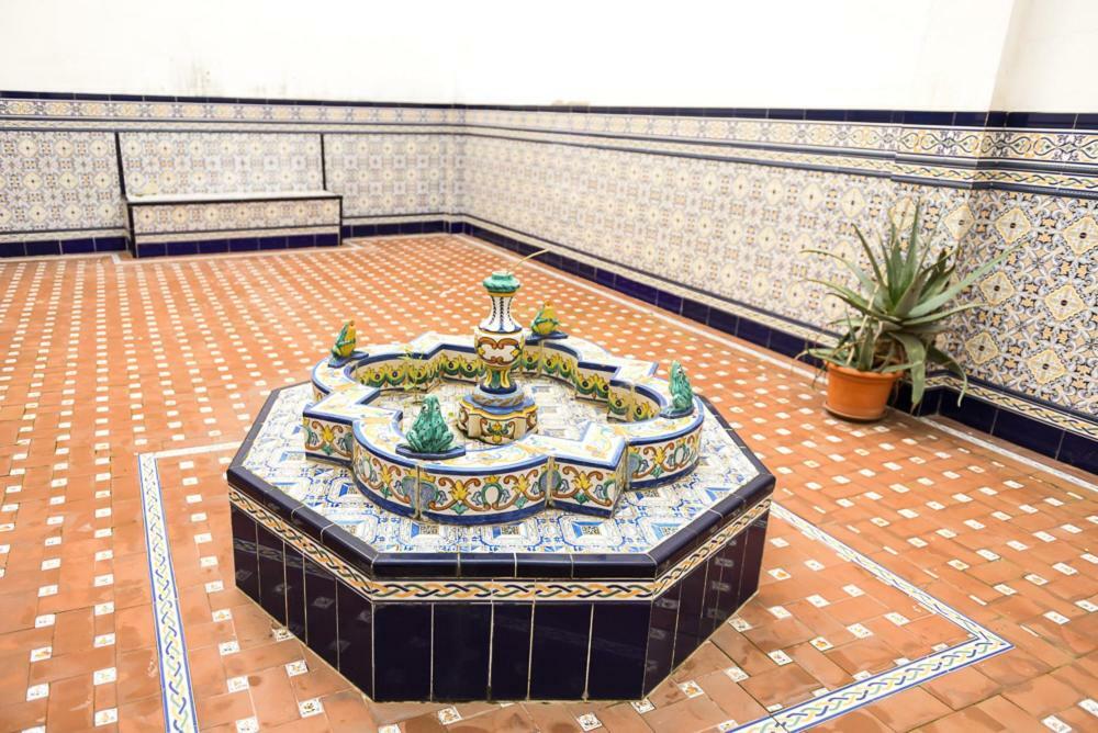 Serva La Bari Shared Apartment Sevilla Bagian luar foto
